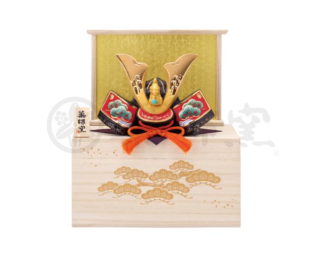 彩絵出世兜　若松金龍・桐箱台付き （陶器/五月人形） 12,887円