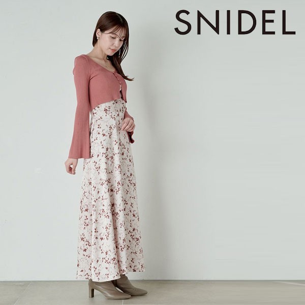 即納》 スナイデル SNIDEL 23秋冬 ニットカーデプリントキャミ