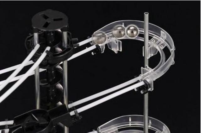 スペースレール 無限ループ パズル 脳トレ ジェットコースターのような未来的知育玩具 インテリアとしても存在感大 レベル４ の通販はau Pay マーケット Ctc Outdoorストア