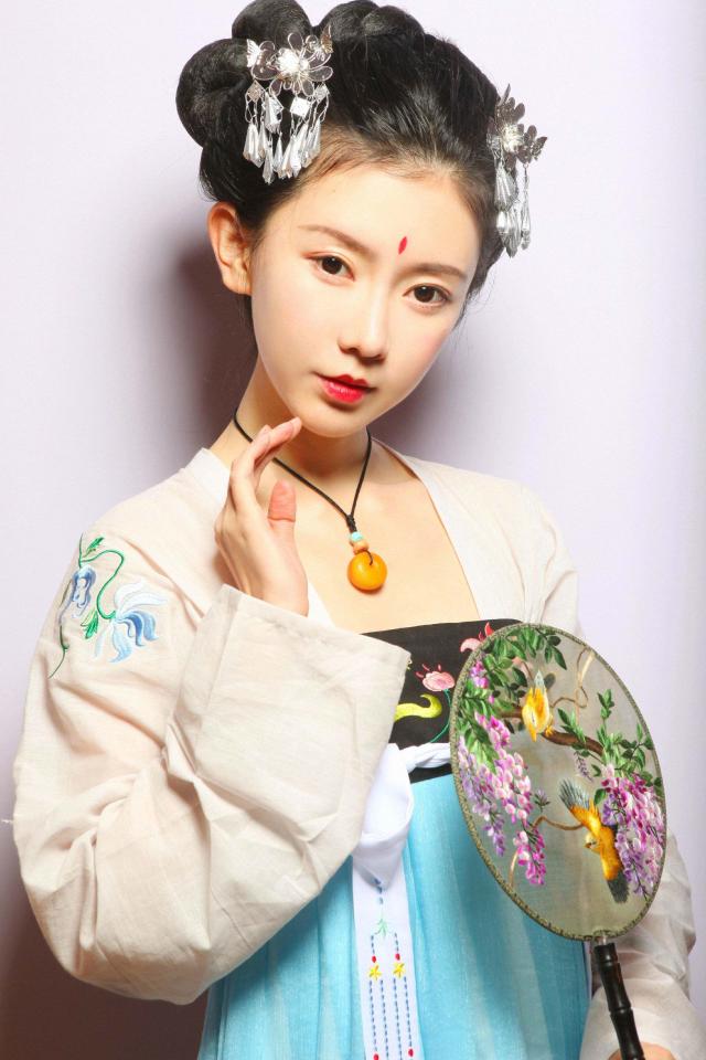 中華服 仙女服 漢服 唐装 中国古代宮廷風 コスプレ衣装 チャイナ風 古風 ステージ パーティードレス 広い袖 振袖 仮装 Cosplay イベントの通販はau Pay マーケット Linden コレクション