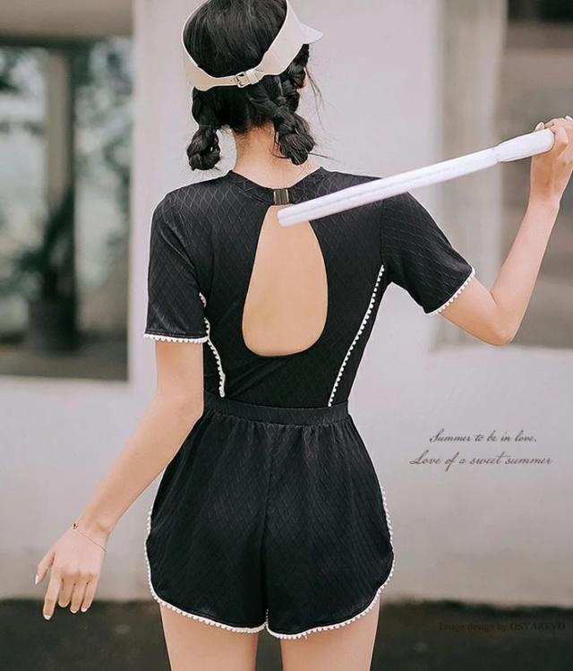 水着 レディース フィットネス 体型カバー 半袖 ワンピース ショートパンツ セット ブラック 黒 ホワイト 白 上下セット 半袖ワンピース水着 スポーティー 大人 女性 20代 30代 40代 ママ ミセス おしゃれ水着 リゾート水着 スイムウェ 水着 レディース フィットネス 体型カバー 半袖 ワンピース ショート