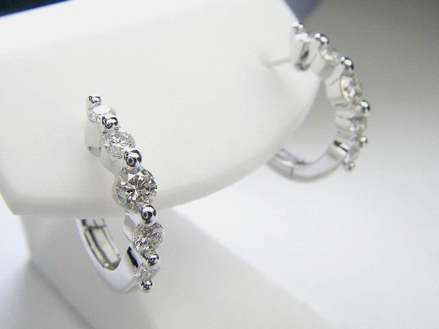 K18WG ホワイトゴールドダイヤモンドフックタイプ ピアス 0.2CT