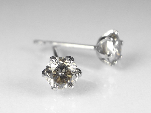 PTダイヤスタッド ピアス 0.5CTの通販は