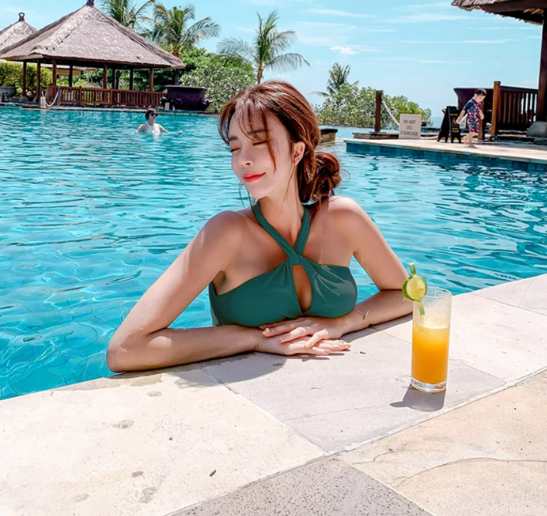 水着 レディース ワンピース 体型カバー かわいい 大人可愛い きれいめ シンプル カジュアル ナチュラル ゴージャス 華やか 大人っぽい おしゃれ お洒落 ラブリー キュート ガーリー セクシー 無地 リゾート プール 夏 海 脚長 着痩せ 韓国 モテ スタイルカバー こなれ感 M L 水着 レディース ワンピース 体型カバー かわいい 大人可愛い きれいめ