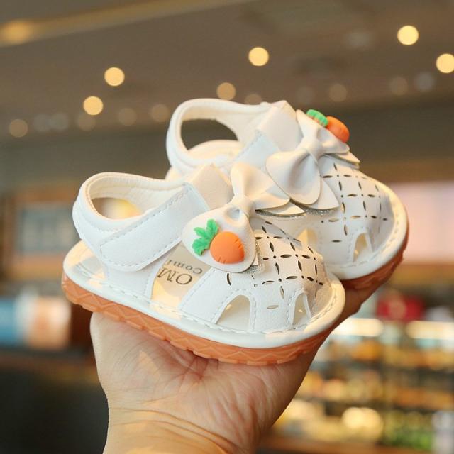ベビーシューズ サンダル 笛付き靴 音鳴る ファーストシューズ 笛入りシューズ 女の子 リボン キッズ 赤ちゃん 子供 つま先保護 柔らかいの通販はau Pay マーケット 齊藤商店