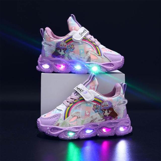 【029】 光るスニーカー File:LEDで光るスニーカー (16935597357).jpg - Wikimedia Commons