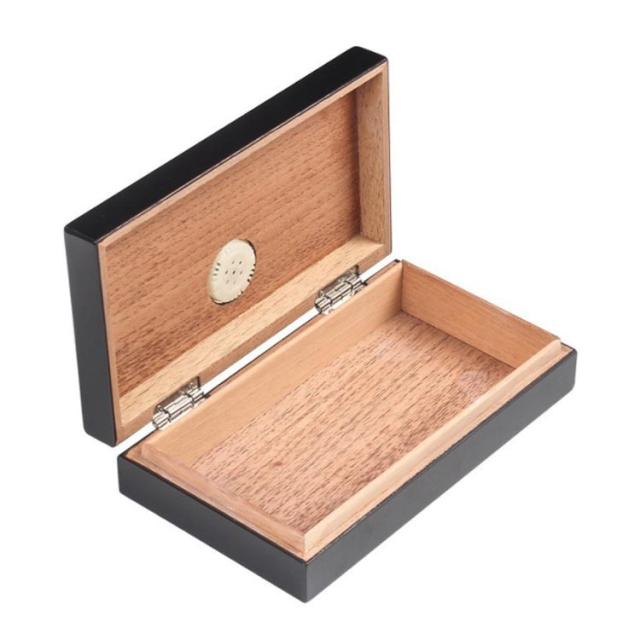 シガーケース　ヒュミドール　葉巻ケース ポータブルシガーケース ヒュミドール クロコ 見開き 葉巻ケース［ワニ