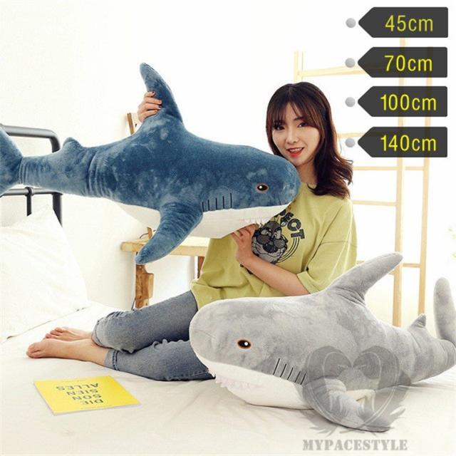 サメ超超BIGぬいぐるみ/カブッとBIGサメシャーク2 さめ 全長約100cm とにかく大きい人形 新品 : オリジナル印刷・販促のWTP企画 -  通販 - Yahoo!ショッピング Maomoto ジャイアントサメのぬいぐるみ ぽっちゃりシャークピロー ソフトサメのぬいぐるみ サメのぬいぐるみ  ... サメ型ぬいぐるみ 約100cm