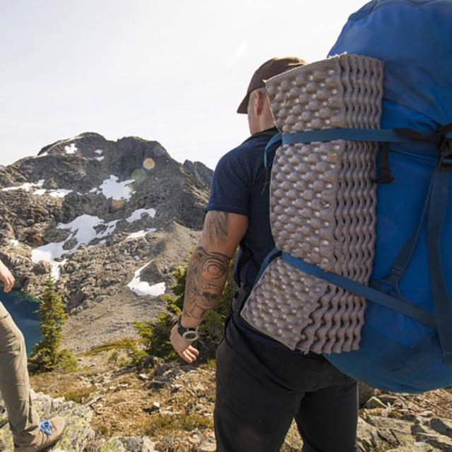 テント泊 コンパクト マット 折りたたみ 寝袋用 レジャーシート 軽量