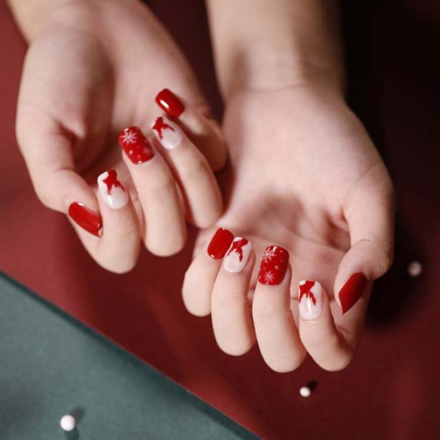雪の結晶 つけ爪 24枚入り かわいい トナカイ ジェルネイル