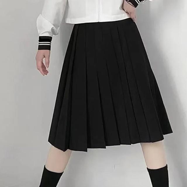 黒のプリーツスカート ひざ丈 黒のひざ丈プリーツスカート - メルカリ