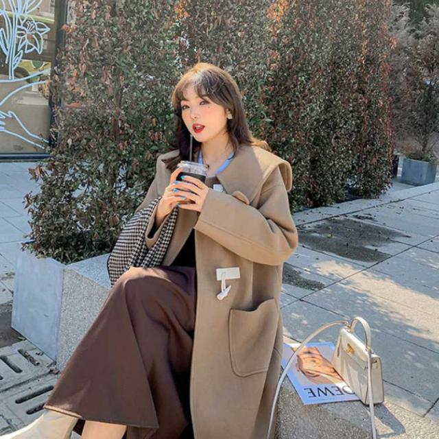 レディース パッチポケット コート ビッグカラー きれいめ セーラーカラー アウター ライトアウター ロングコート Aライン 膝丈  裏キルティング 暖かい 上品 ダッフルコート レディース パッチポケット コート ビッグカラー きれいめ セーラー