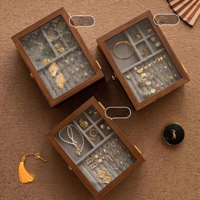 アクセサリーケース ジュエス 3段 透明 木製 高級 窓付き ロック付き 鍵付き 仕切り調整 ガラス ウッドケース おしゃれ リング 宝石箱 アクセサリー 収納ケース 指輪 鍵付き ピアス/ネックレス/メガネ/時計収納 小物収納 玄関 母の日 敬老の日の通販は アクセサリーケース ジュエス 3段 透明 木製 高級 窓付き ロック付き 鍵付き 仕切り調整 ガラス ウッドケース おしゃれ リング 宝石箱 アクセサリー 収納ケース 指輪 鍵付き ピアス/ネックレス/メガネ/時計収納 小物収納 玄関 母の日 敬老の日の通販は