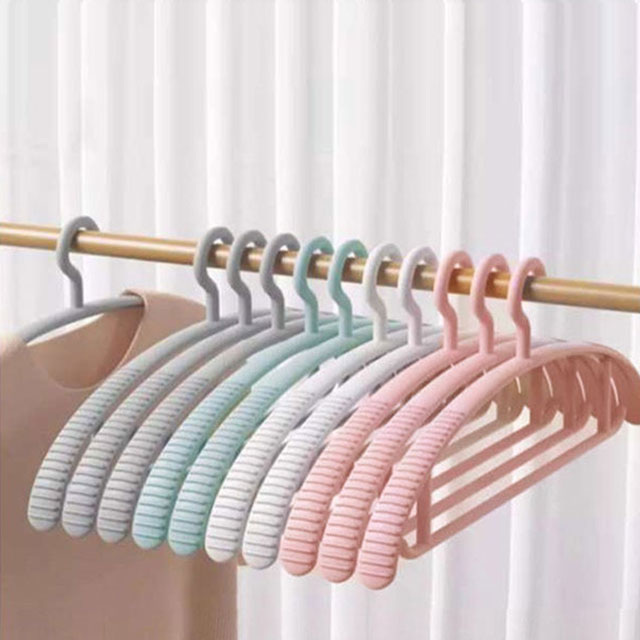 ハンガー すべらない ハンガー かたくずれ防止 10本組 洗濯物干し ハンガー ハンガー 50 洗濯 ハンガー 収納 跡がつかないハ ハンガー  すべらない ハンガー かたくずれ防止 洗濯物干し ハンガー ハンガー 洗濯 ハンガー 40 収納 跡がつかないハンガー ハ ハンガー すべら ... ハンガー すべらない ハンガー かたくずれ防止 洗濯物干し ハンガー 50 ハンガー 洗濯 ハンガー 収納 跡がつかないハンガー ハ