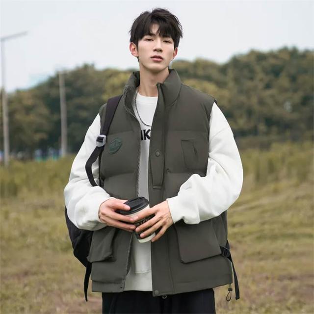 ダウンベスト メンズ 中綿ベスト中綿入り 立ち襟 軽量 防寒 暖かい 防寒コート 秋 冬 春 防風 アウトドア フード付き シンプル 無地 アウター ジップアップ