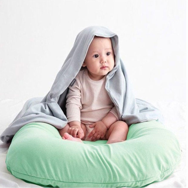 Cカーブ 授乳クッション ベビーベッド 安眠 お昼寝クッション 新生児