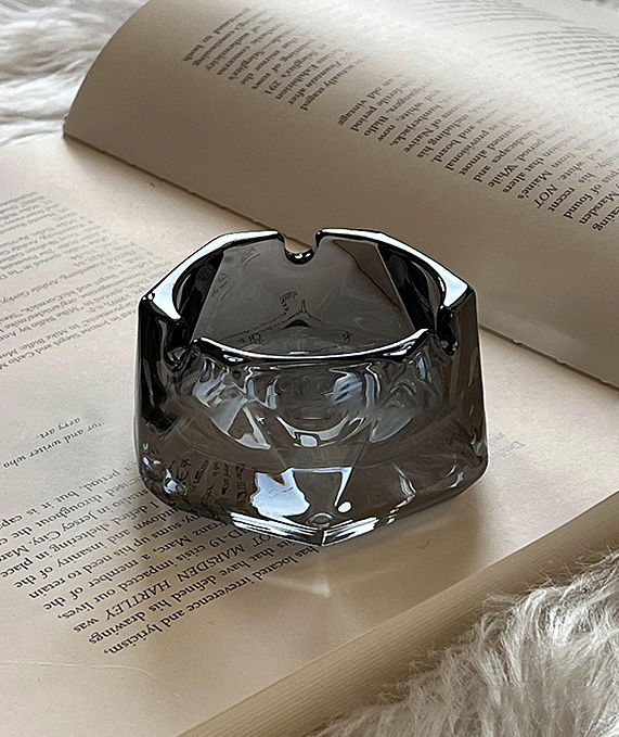 クリスタル風ガラス灰皿 Amazon.co.jp: 灰皿クリスタルガラス灰皿蓋付き灰皿透明屋外灰皿