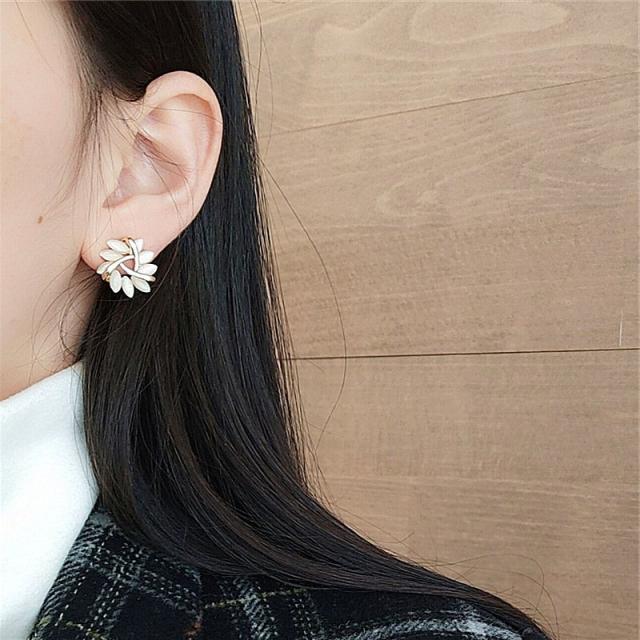 スタッドピアス アクセサリー レディース 耳飾り キャッチピアス 花 フラワー ストーン おしゃれ かわいい 上品 大人可愛い プレゼント の通販はau Pay マーケット 蓮商店