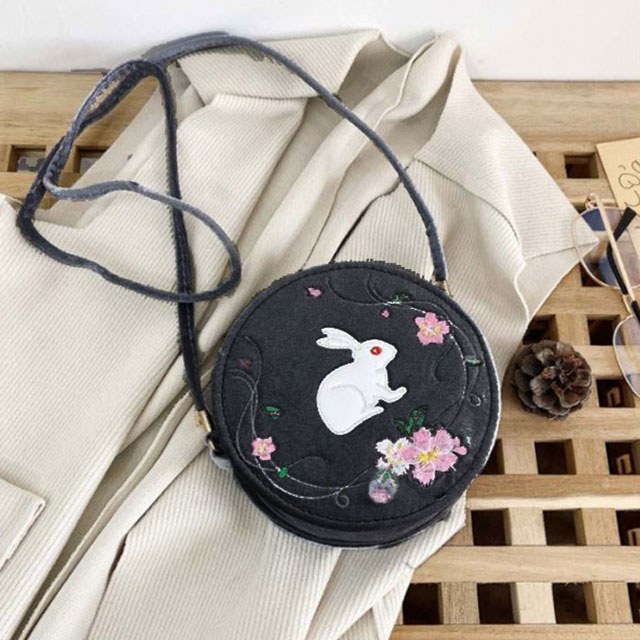 familiar 赤いショルダーバッグ クマとウサギ刺繍 familiar 赤いショルダーバッグ クマとウサギ刺繍 バッグ