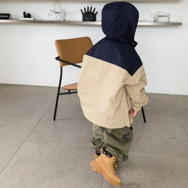 マウンテンパーカー キッズ 子供服 アウター 配色 ブルゾン ウインドブレーカー 男の子 フード付き 裏地付き ジップアップパーカー 防風 撥水 薄手 厚手 キルティング ジャケット 無地 春秋 春 秋 通学 100 110 120 130 140 150 その他子供服（アウター）
