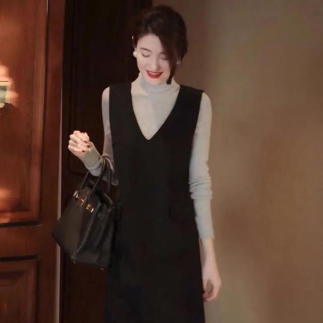 V襟ジャンバースカート ブラック ストレートライン 暖か 防寒 ひざ丈