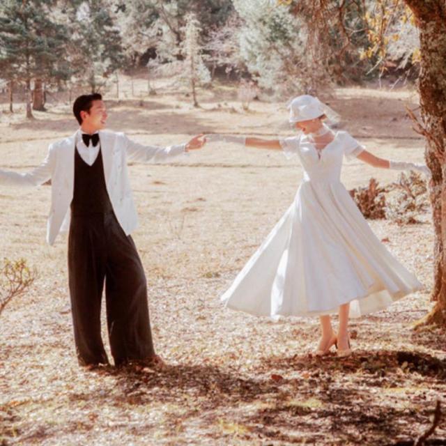 シンプル プリーツ フェミニン パフスリーブワンピース パフスリーブ ウエディングドレス パフスリーブ ドレス ワンピース ミモレ ミモレ丈 Aライン 結婚式 ウェディングドレス ウエディングドレス ウェディングドレス パフスリーブ プリーツ