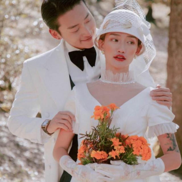 ウエディングドレス ウェディングドレス パフスリーブ プリーツ