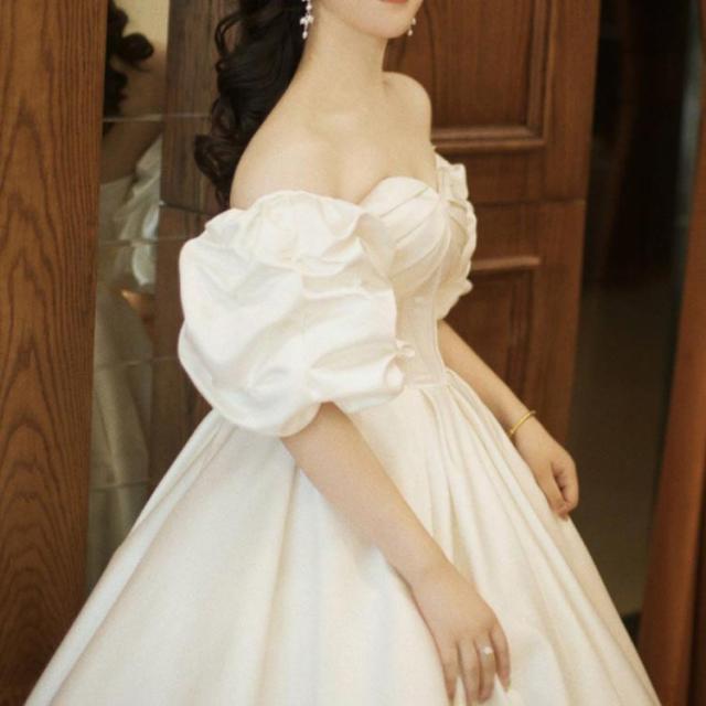 ウエディングドレス ウェディングドレス オフショルダー 袖あり 半袖