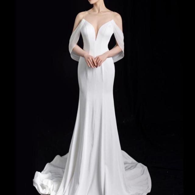 ウェディングドレス マーメイドライン トレーン付きドレス