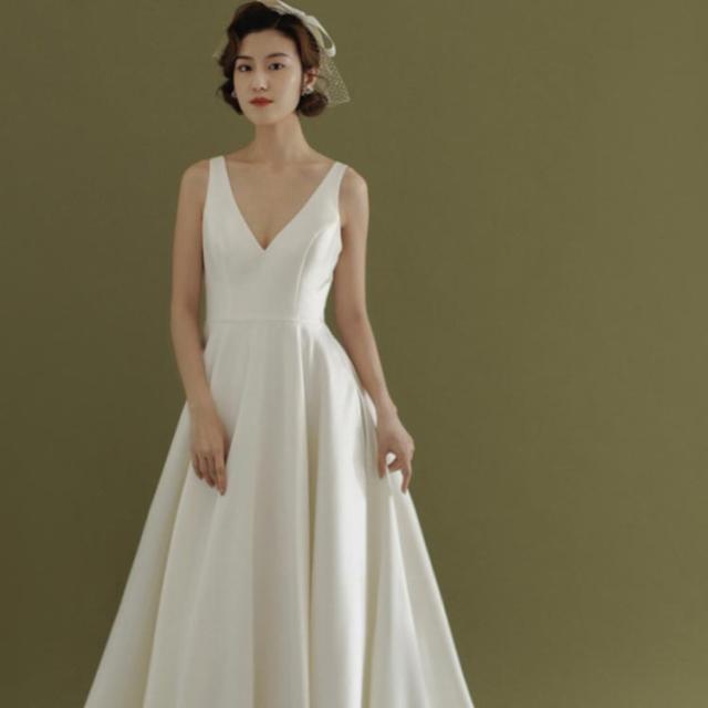 ウェディングドレス マーメイドライン トレーン付きドレス ウェディング ウエディング パーティードレス キャミソールドレス Vネック バックボタン 背中ボタン 結婚式 ワンピース 海外 挙式 ホワイト 白 トレーン付き ドレス ウェディングドレス マーメイドライン トレーン付きドレス