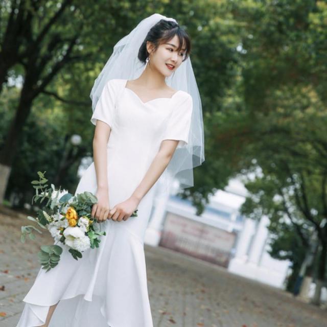 ウェディングドレス マーメイドライン 9号 Mサイズ 半袖 Vネック 楽天市場】ウェディングドレス ノースリーブ マーメイドライン V