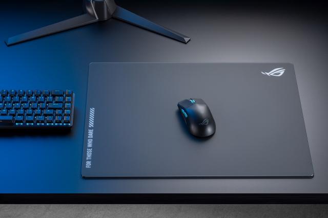 ASUS（エイスース） 強化ガラス製大型ゲーミングマウスパッド ムーンストーンエースL（ブラック） ROG-MOONSTONEACELBLK返品種別A_5