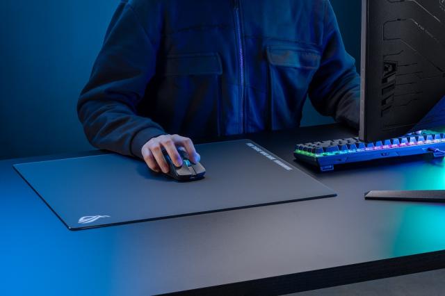 ASUS（エイスース） 強化ガラス製大型ゲーミングマウスパッド ムーンストーンエースL（ブラック） ROG-MOONSTONEACELBLK返品種別A_8