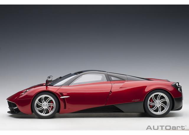 オートアート 1/12 パガーニ ウアイラ （メタリック・レッド）【12234