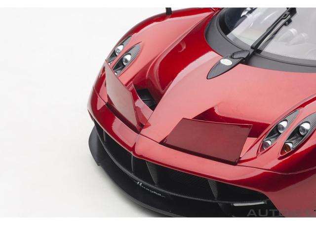 オートアート 1/12 パガーニ ウアイラ （メタリック・レッド）【12234