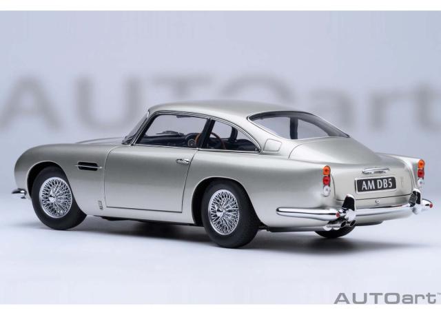 オートアート 1/18 アストンマーチン DB5（シルバー・メタリック）【70287】ミニカー 返品種別B
