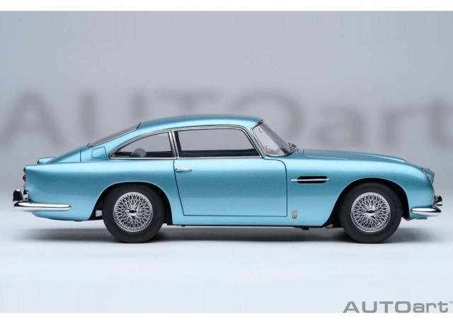 オートアート 1/18 アストンマーチン DB5（ライトブルー・パール）【70288】ミニカー 返品種別B