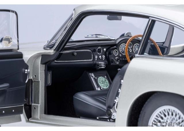 オートアート 1/18 アストンマーチン DB5 「007/ゴールドフィンガー