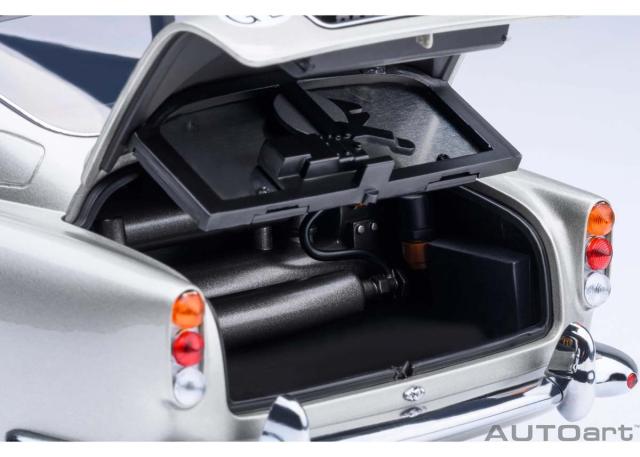 オートアート 1/18 アストンマーチン DB5 「007/ゴールドフィンガー」 ボンドカー【70296】ミニカー 返品種別B_10