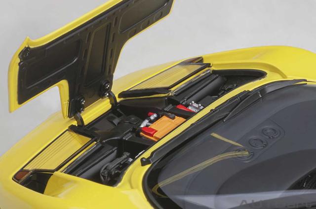 オートアート 1/18 ブガッティ EB110 SS （イエロー）【70918】ミニカー 返品種別B