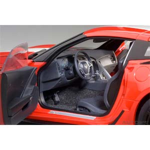 オートアート 1/18 シボレー コルベット (C7) グランスポーツ(レッド/ホワイト・ストライプ)【71274】ミニカー 返品種別B