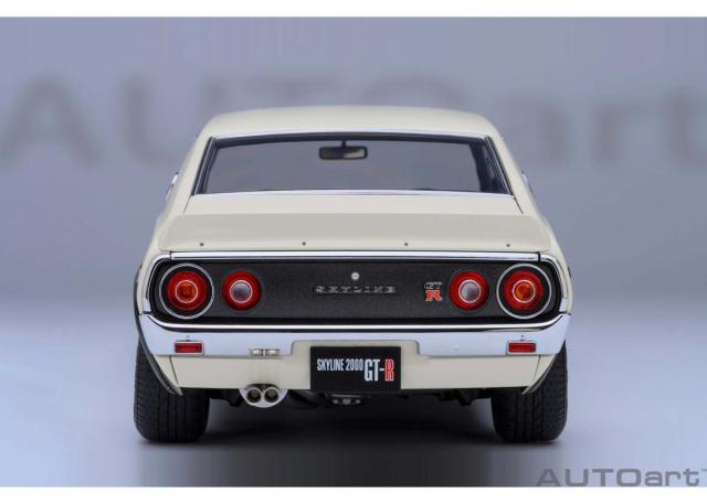オートアート 1/18 日産 スカイライン 2000GT-R （KPGC110） チューンド・バージョン （ホワイト）【77467】ミニカー 返品種別B