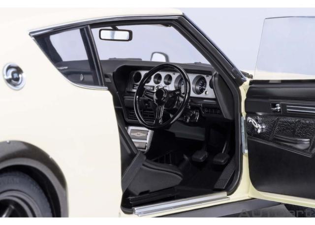 オートアート 1/18 日産 スカイライン 2000GT-R （KPGC110） チューンド・バージョン （ホワイト）【77467】ミニカー 返品種別B