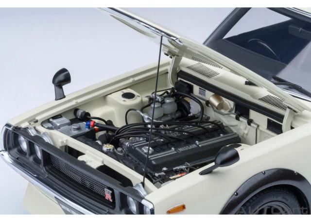 オートアート 1/18 日産 スカイライン 2000GT-R （KPGC110） チューンド・バージョン （ホワイト）【77467】ミニカー 返品種別B