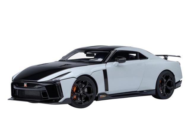 オートアート 1/18 NISSAN GT-R50 by ITALDESIGN （メタリック・ホワイト/ブラック）【77511】ミニカー 返品種別B