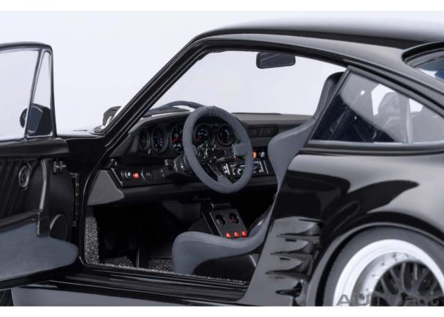 オートアート 1/18 ポルシェ 911 （930） ターボ 「湾岸ミッドナイト