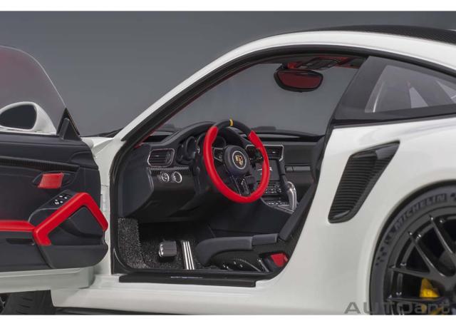 オートアート 1/18 ポルシェ 911 （991.2） GT2 RS ヴァイザッハ・パッケージ （ホワイト/カーボンブラック）【78171】ミニカー 返品種別B