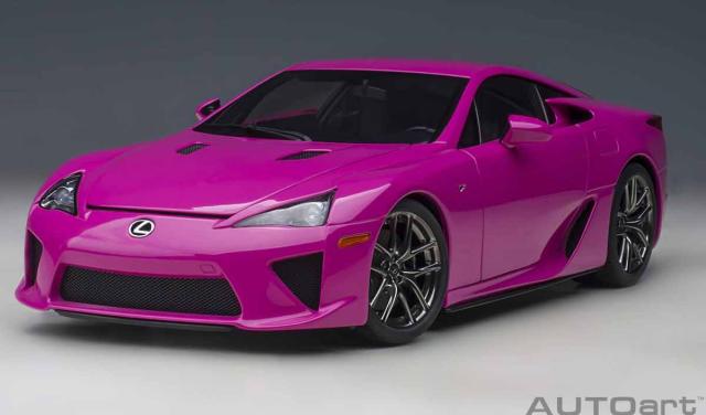 オートアート 1/18 レクサス LFA（パッショネイト・ピンク