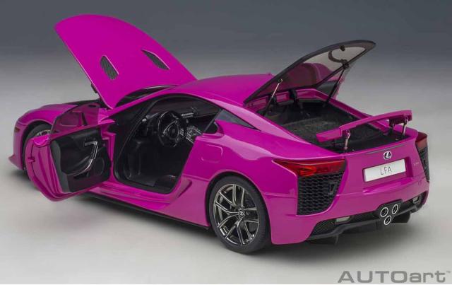 オートアート 1/18 レクサス LFA（パッショネイト・ピンク