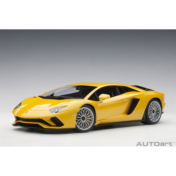 Lamborghini Aventador SV Coupe Die-Cast Model Toy Car RMZ